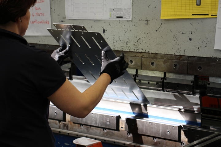 Sheet Metal Bending-Kentucky Contract Manufacturing Technicians